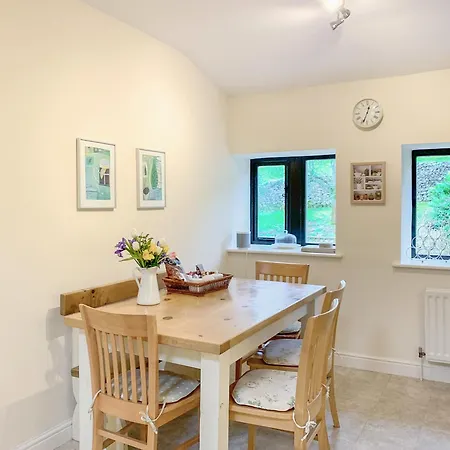 Hilltop Barn 펜션 Starbotton