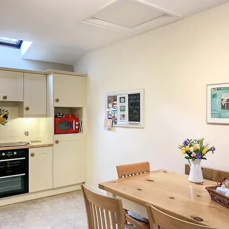 Hilltop Barn 펜션 Starbotton